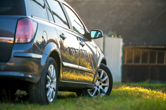 Should Parents Tint the Family Car? What Massachusetts Drivers Should Consider